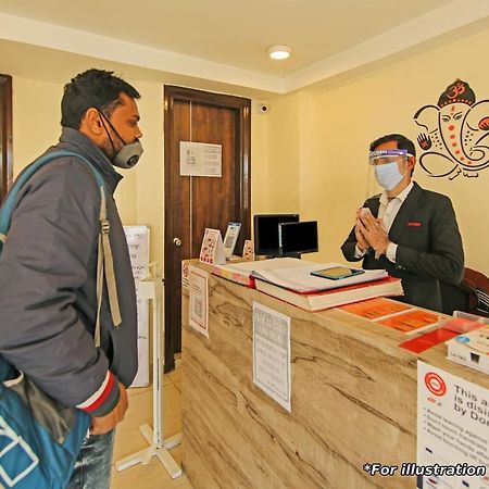 Oyo Flagship 86605 Hotel The Meriton Ahmedabad Esterno foto